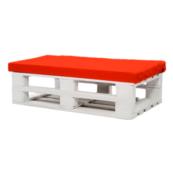 Банкетка из паллет белая с красной подушкой