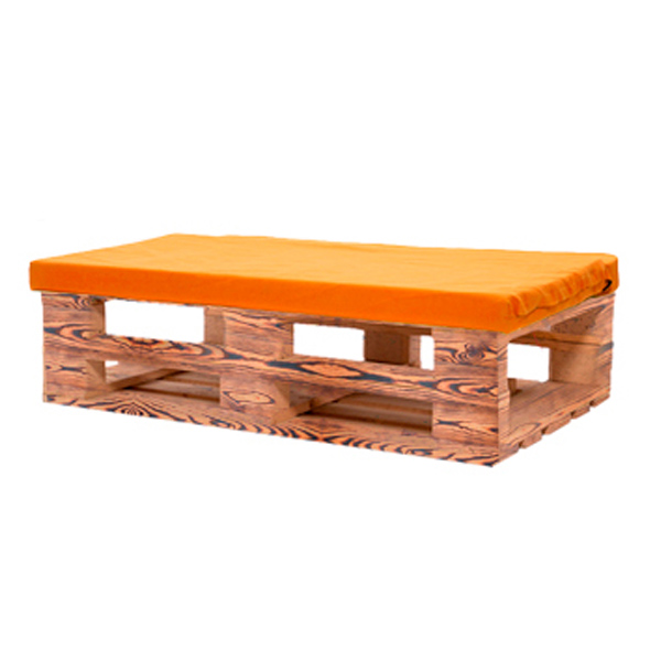 Банкетка из паллет обожжённая с оранжевой подушкой