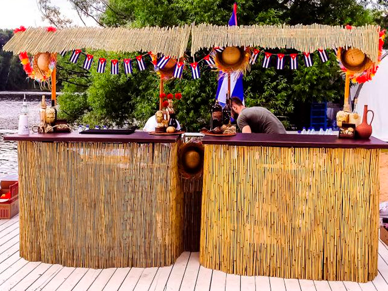 Барная стойка из тростника