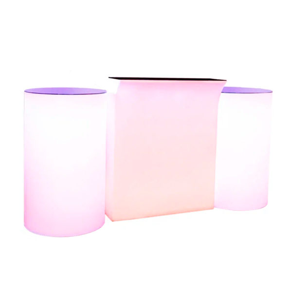 Барная стойка с коктейльными столами