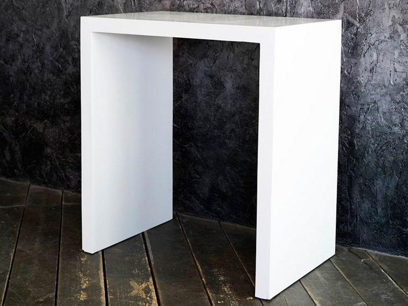 Белый п-образный стол (маленький)