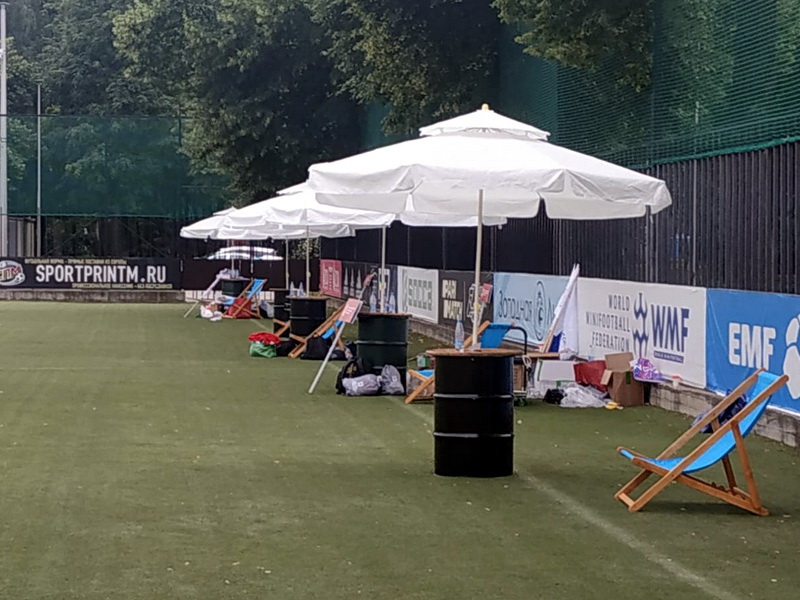 Стол бочка с зонтом черная