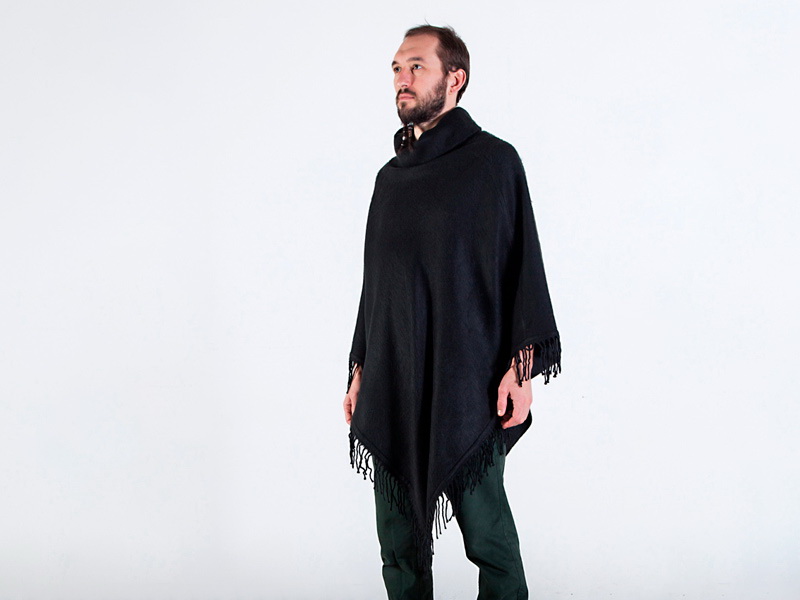 Пончо чёрное