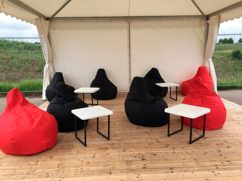 Чёрный пуфик