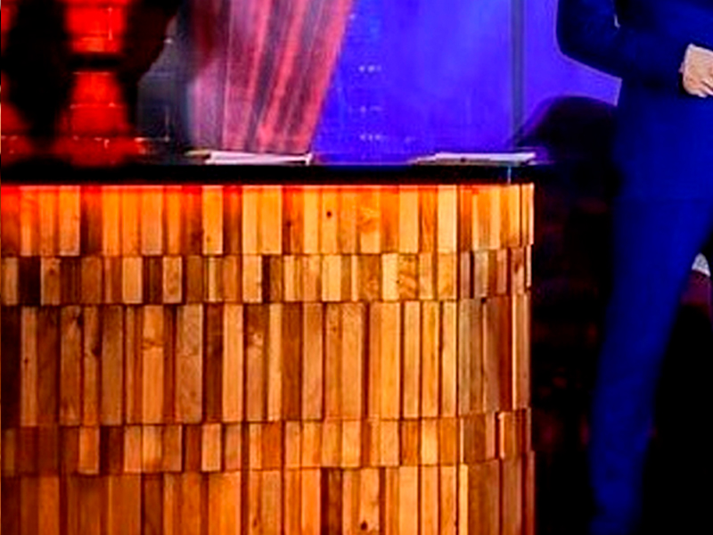 Декорация стол Вечерний Ургант