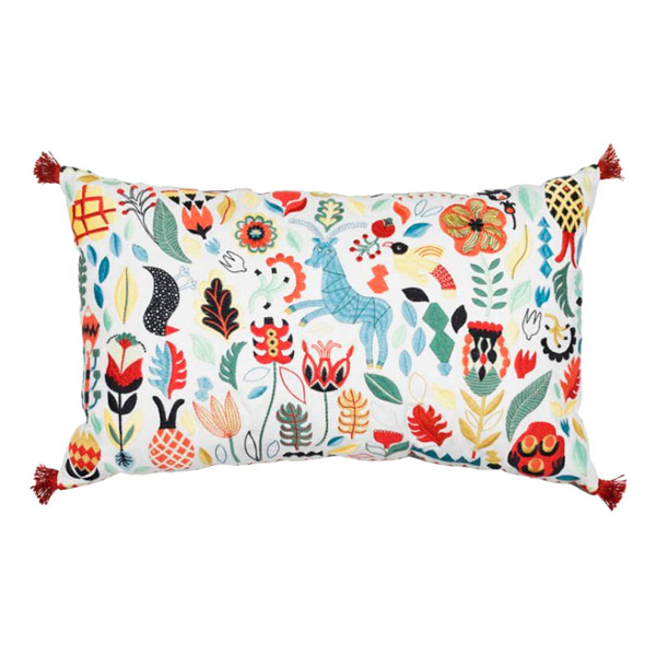 Декоративная подушка с вышивкой