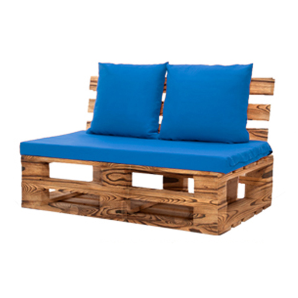 Диван из обожжённых паллет двухместный с синей подушкой
