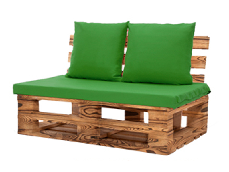 Диван из обожжённых паллет двухместный с зеленой подушкой