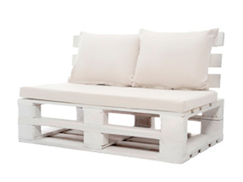 Диван из паллет двухместный белый с белой подушкой