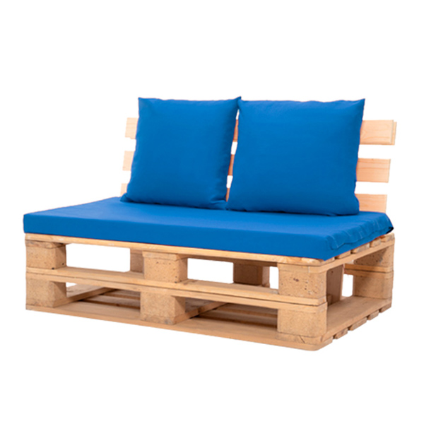 Диван из паллет двухместный синяя подушка