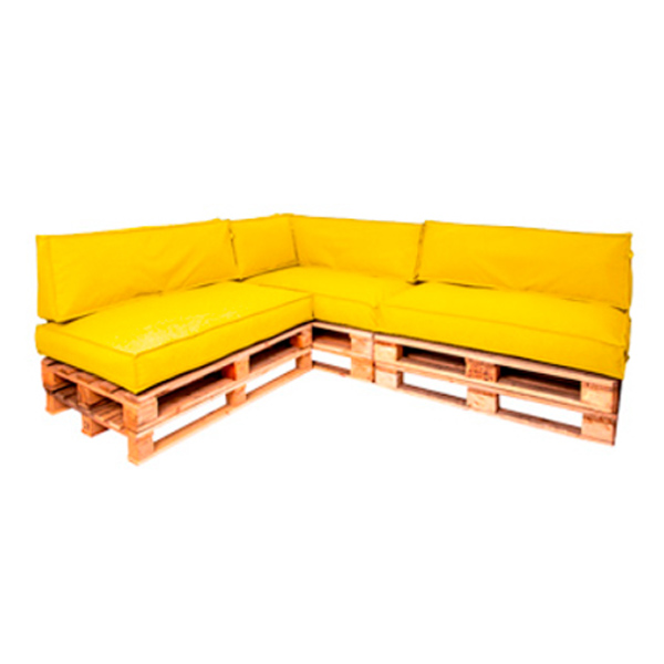 Диван из паллет угловой деревянный с желтой подушкой