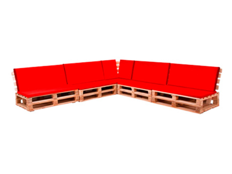 Диван паллетный модульный деревянный с красной подушкой