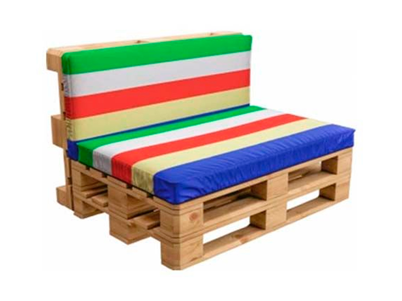 Двухместный диван Wood с разноцветной подушкой