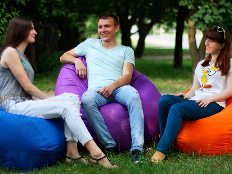 Фиолетовый пуфик