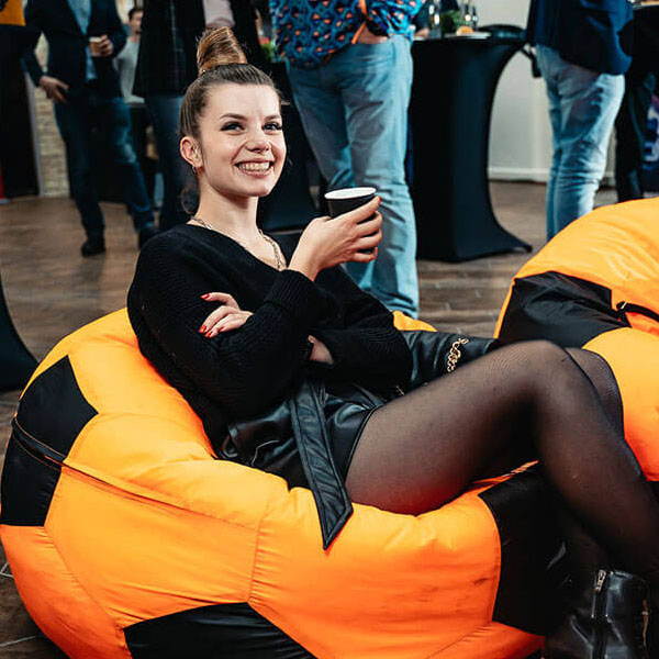 Футбольный пуфик