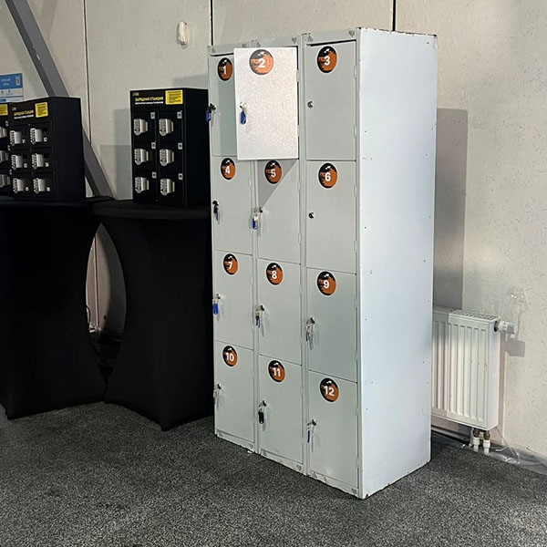 Локер на 12 ячеек