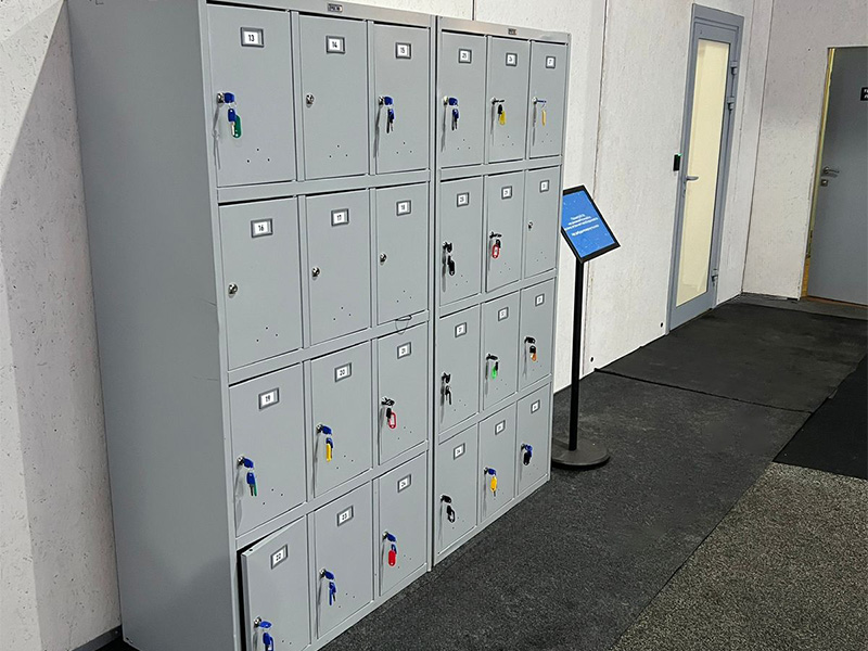 Локер на 12 ячеек