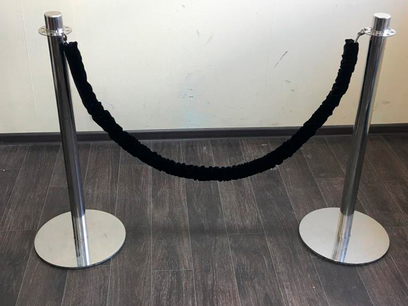 Канат чёрный бархатный с карабином хром