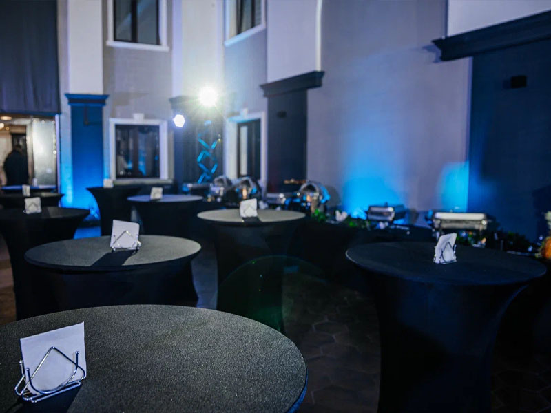 Пластиковый коктейльный стол