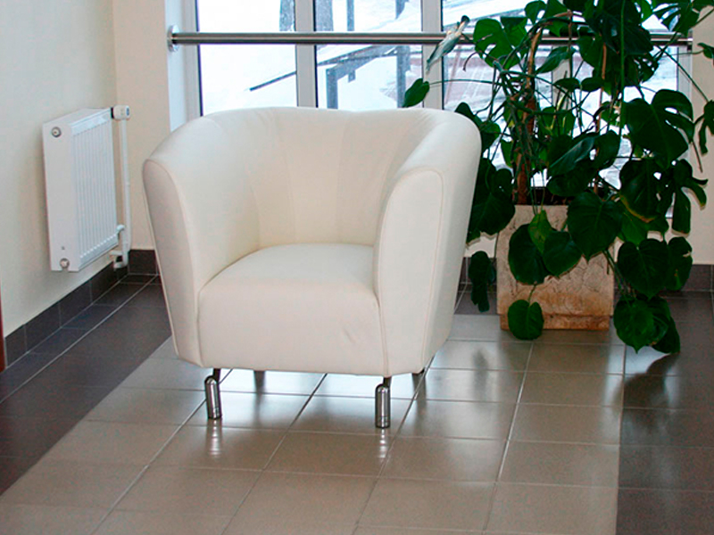 Кресло белое