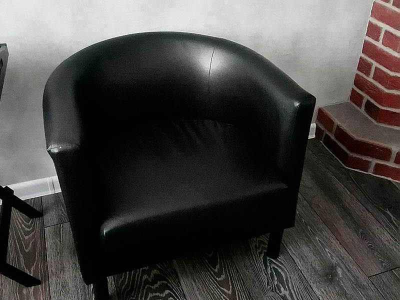 Кресло чёрное