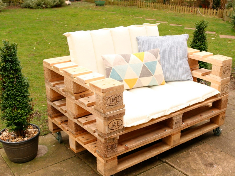 Кресло из паллет