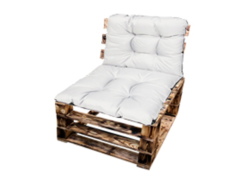 Кресло из поддонов обожжённое с белой подушкой