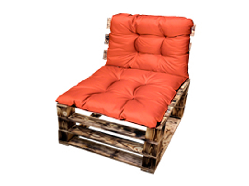 Кресло из поддонов обожжённое с красной подушкой