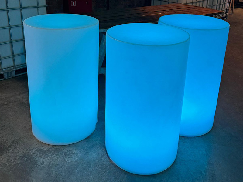 Круглый светящийся коктейльный столик