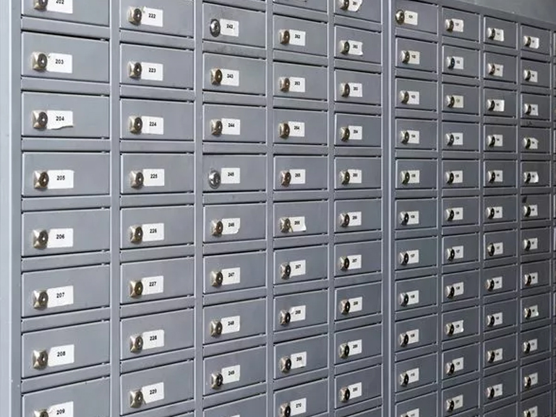 Локер на 100 ячеек