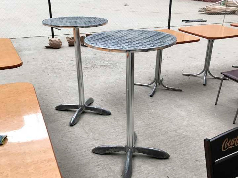 Металлический стол