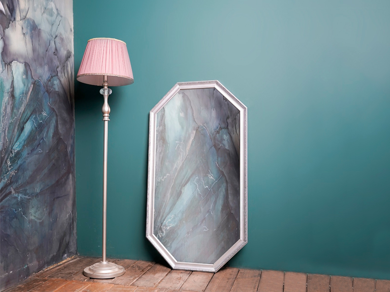 Напольное зеркало в форме восьмигранника