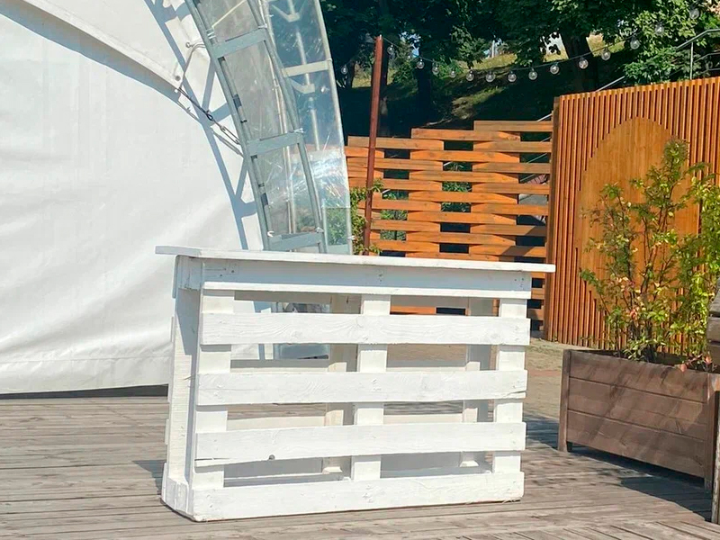 Паллетная барная стойка