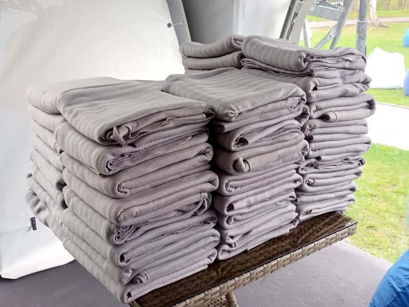 Флисовый плед в полоску