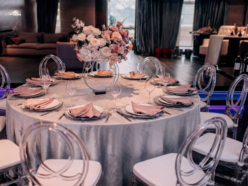 Подушка на стул белая