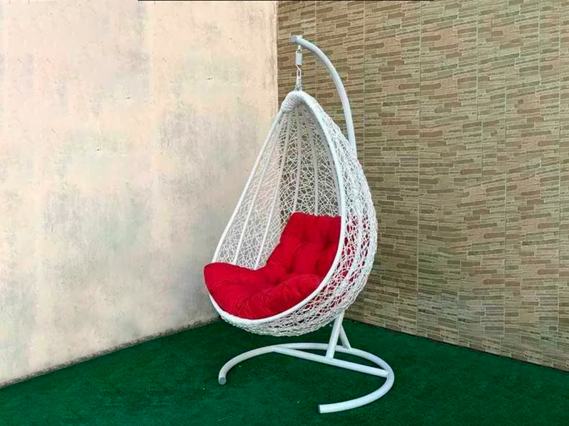 Подвесное кресло красное