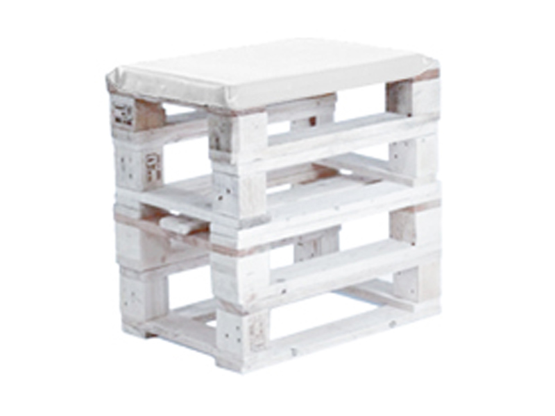 Пуфик из поддонов белый с белой подушкой