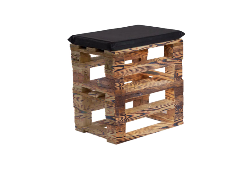 Пуфик из поддонов обожжённый с черной подушкой