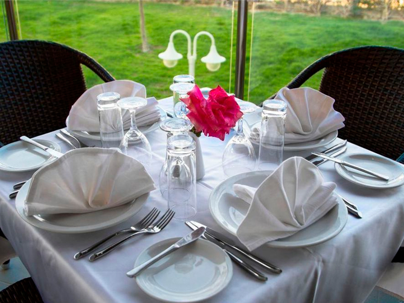 Салфетка белая «Жаккард»