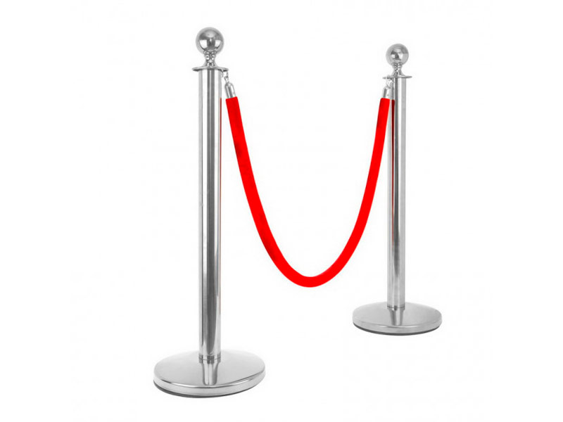 Серебристый столбик с красным канатом