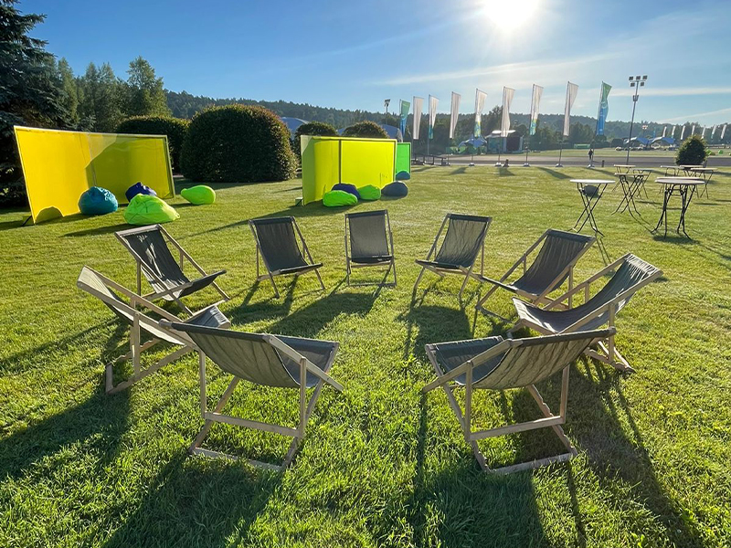 Шезлонг бежевый