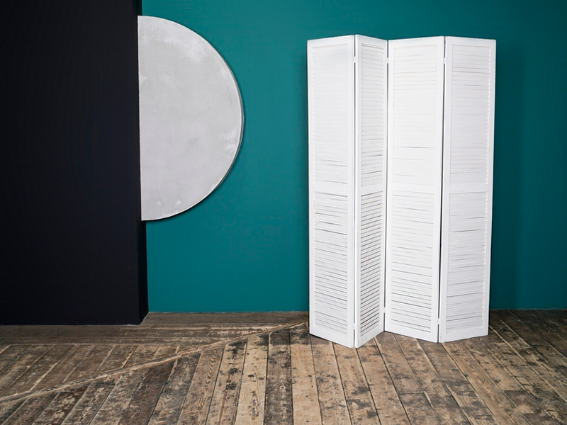 Ширма деревянная белого цвета