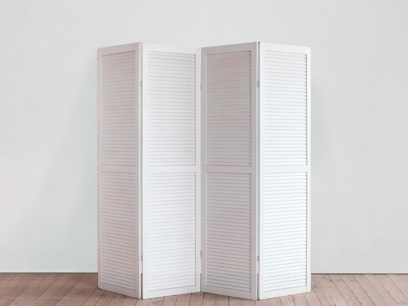 Ширма деревянная белого цвета