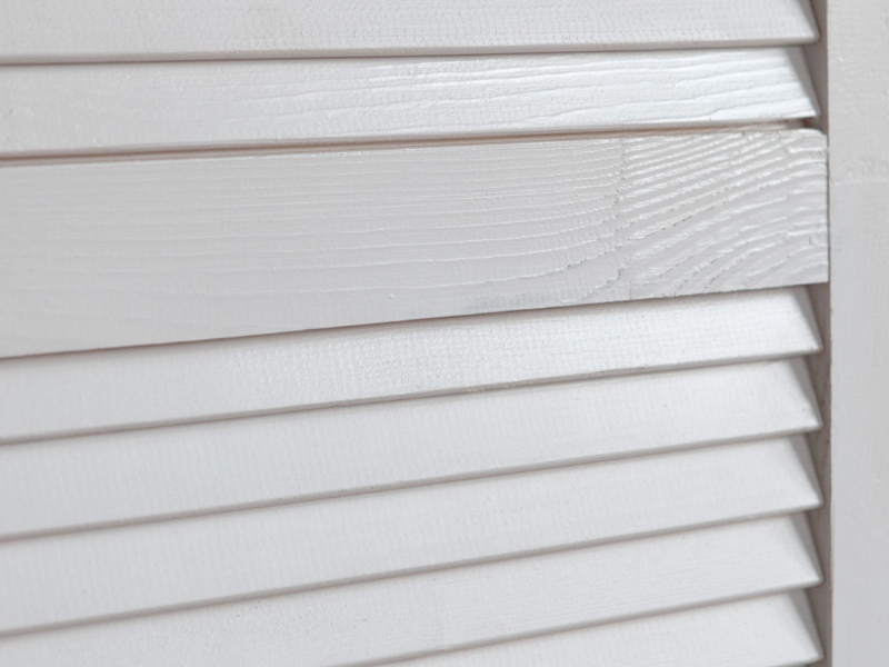 Ширма деревянная белого цвета