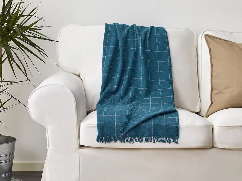 Синий плед в клетку