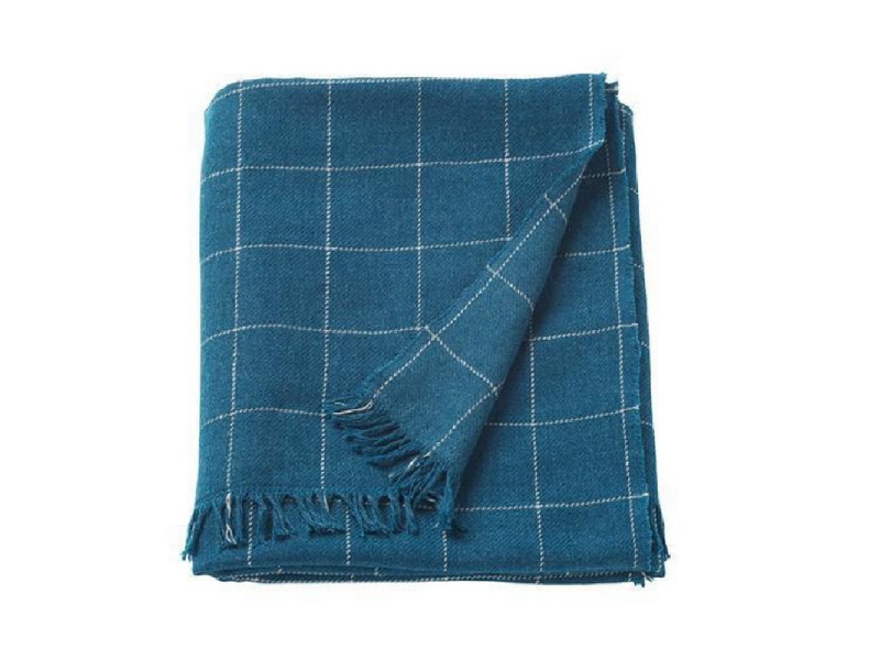 Синий плед в клетку