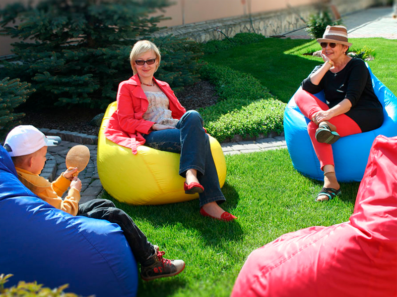 Синий пуфик