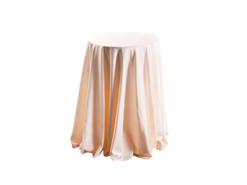 Скатерть круглая бежевая для коктейльного стола