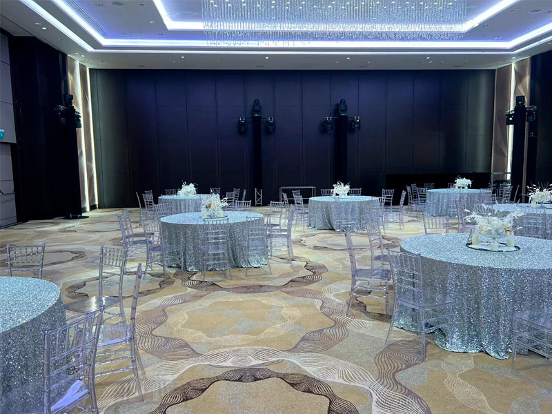 Скатерть банкетная с пайетками