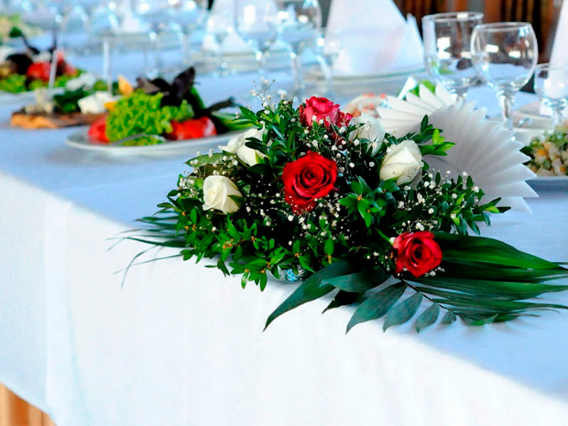 Скатерть прямоугольная 1,4×2,4м белая